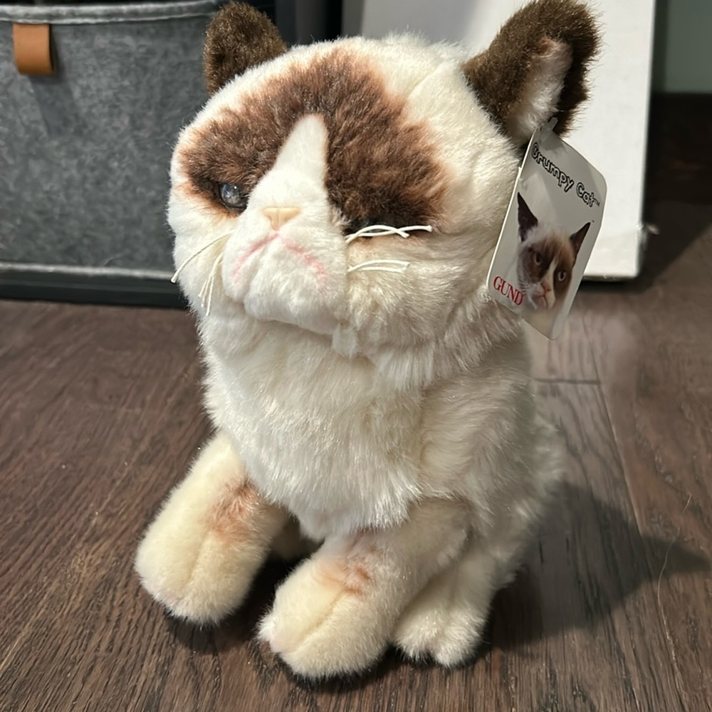Grumpy cat plush